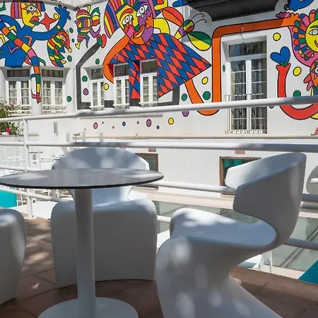 Artmadams Hotel 4*