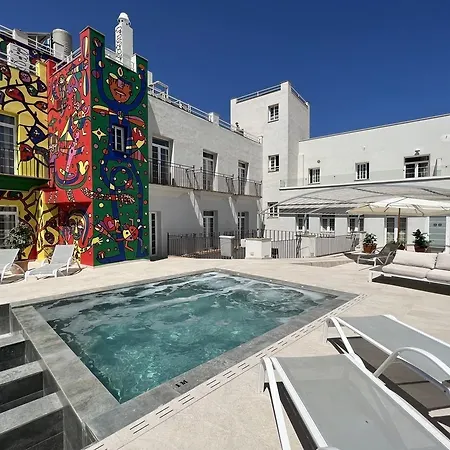 Artmadams Hotel 4*